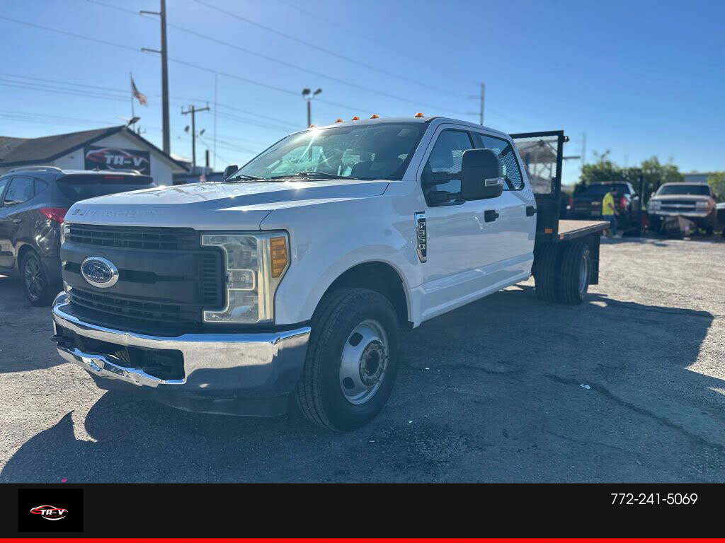 2017 Ford F-350 Super Duty Chassis XL Crew Cab DRW RWD