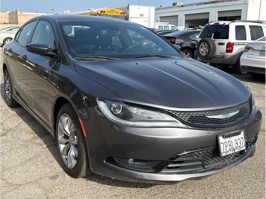 2016 Chrysler 200 S Sedan FWD