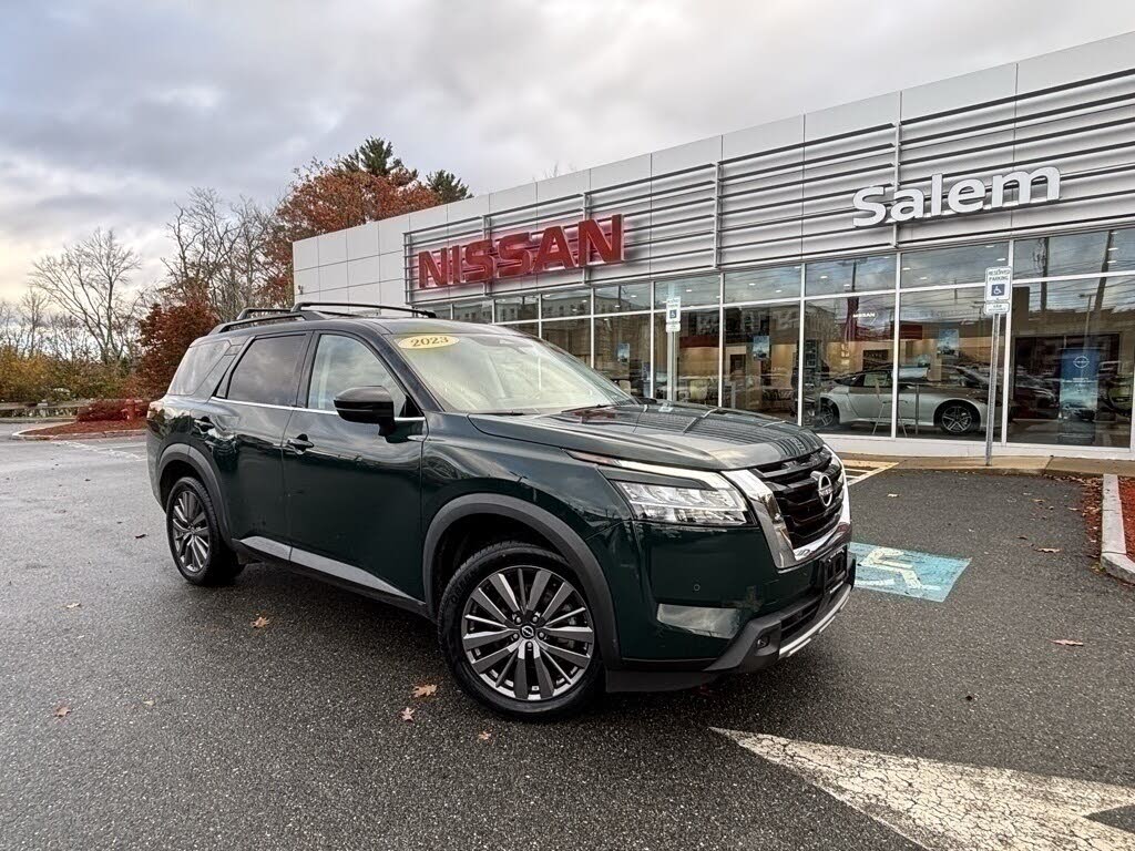 2023 Nissan Pathfinder SL 4WD
