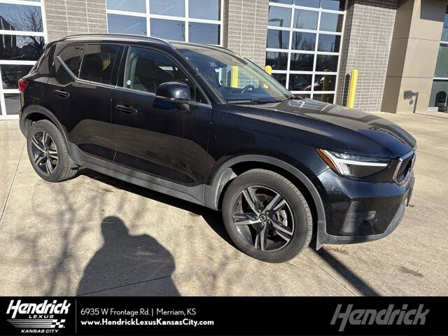 2025 Volvo XC40 B5 Core Bright Theme AWD