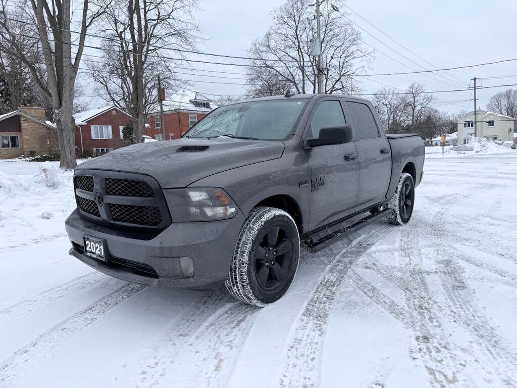 RAM 1500 Classic Express Crew Cab 4WD 2021