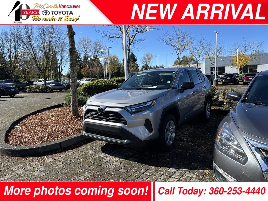 2024 Toyota RAV4 LE FWD