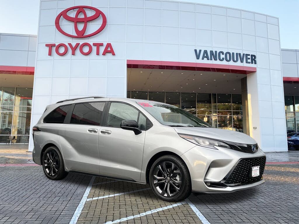 2025 Toyota Sienna XSE 7-Passenger FWD