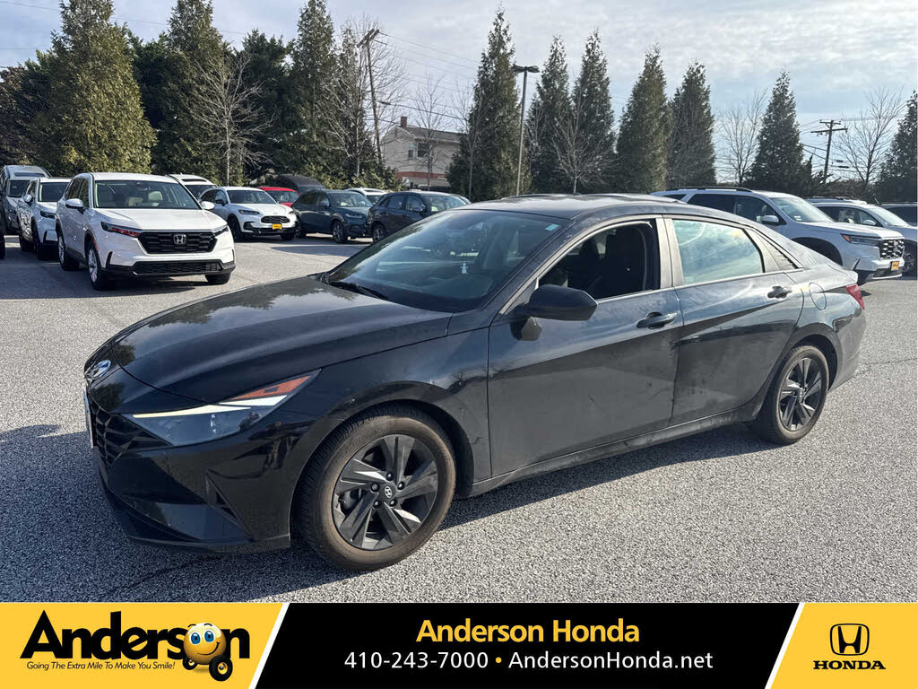 2022 Hyundai Elantra SEL FWD