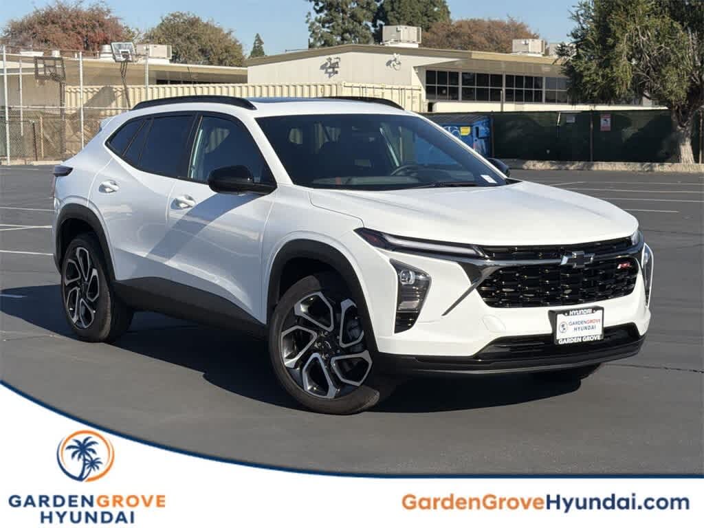 2025 Chevrolet Trax RS with 2RS FWD