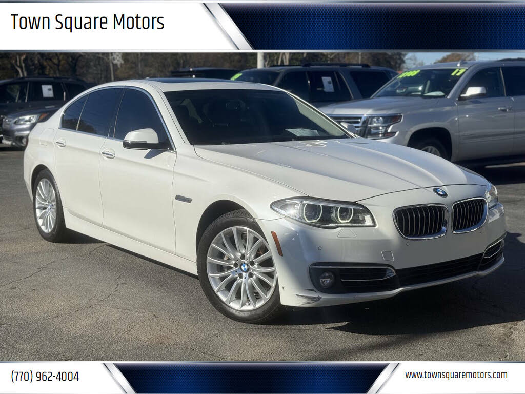 2016 BMW 5 Series 528i Sedan RWD
