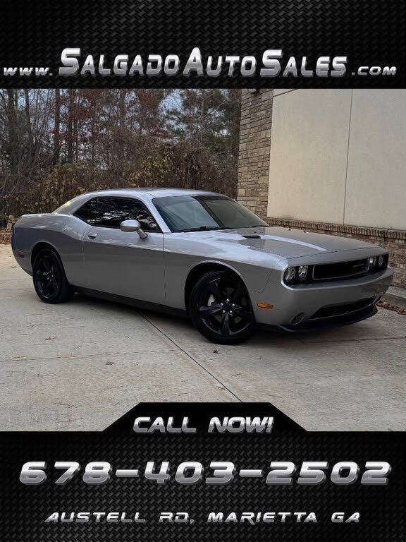 2013 Dodge Challenger SXT RWD