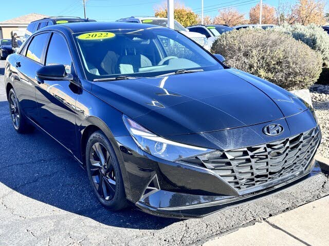 2022 Hyundai Elantra SEL FWD