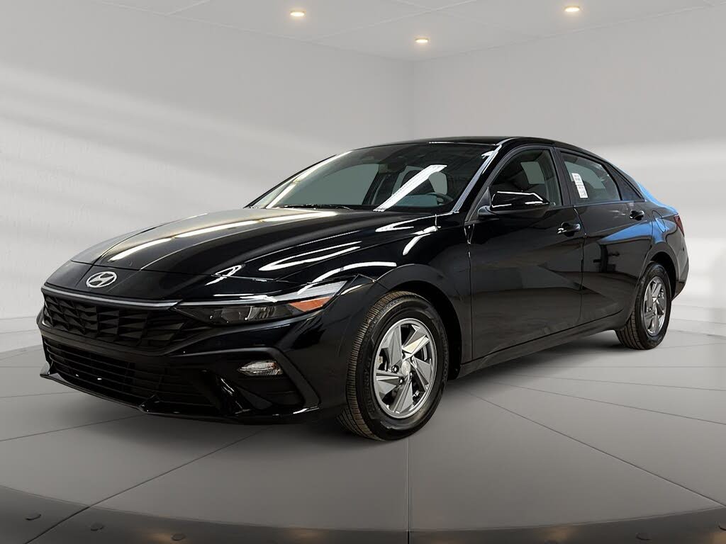 2024 Hyundai Elantra Essential FWD
