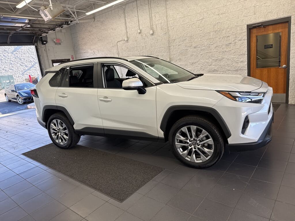 2024 Toyota RAV4 XLE Premium AWD