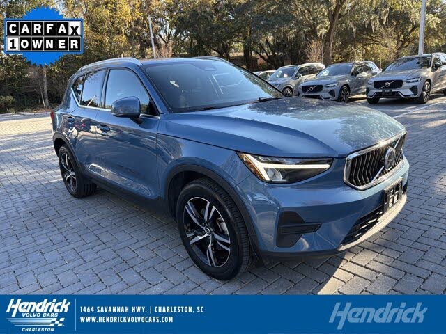 2025 Volvo XC40 B5 Core Bright Theme AWD