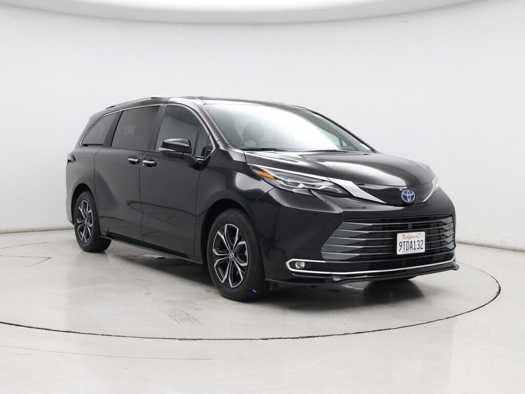 2025 Toyota Sienna Platinum 7-Passenger AWD