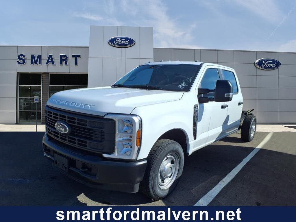 2024 Ford F-350 Super Duty Chassis XL Crew Cab RWD