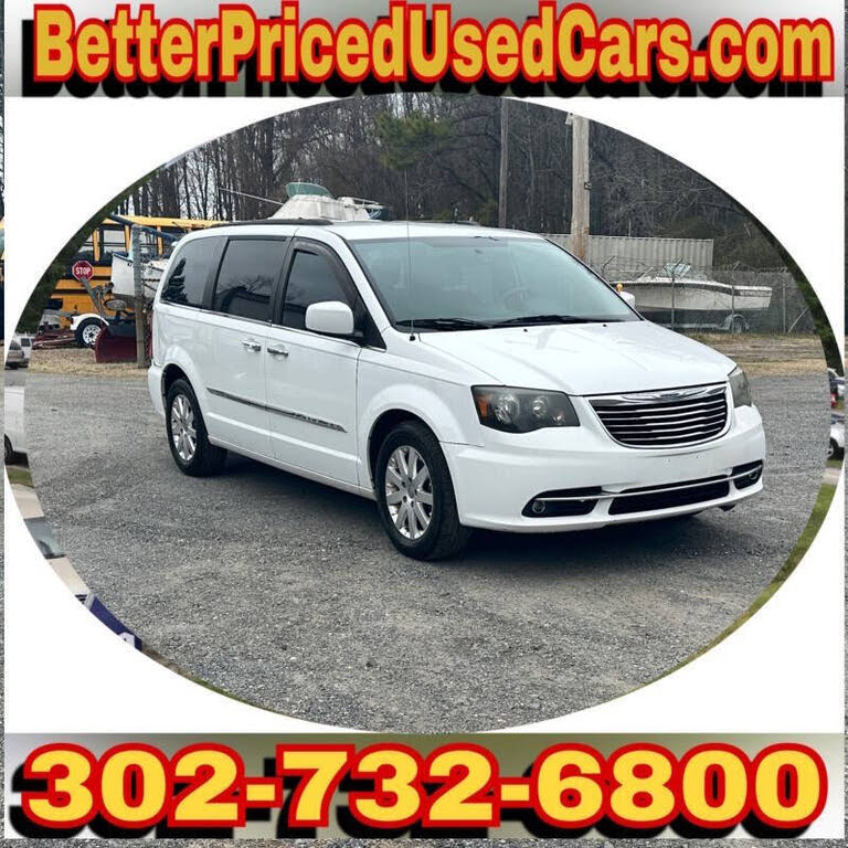 2014 Chrysler Town & Country Touring FWD