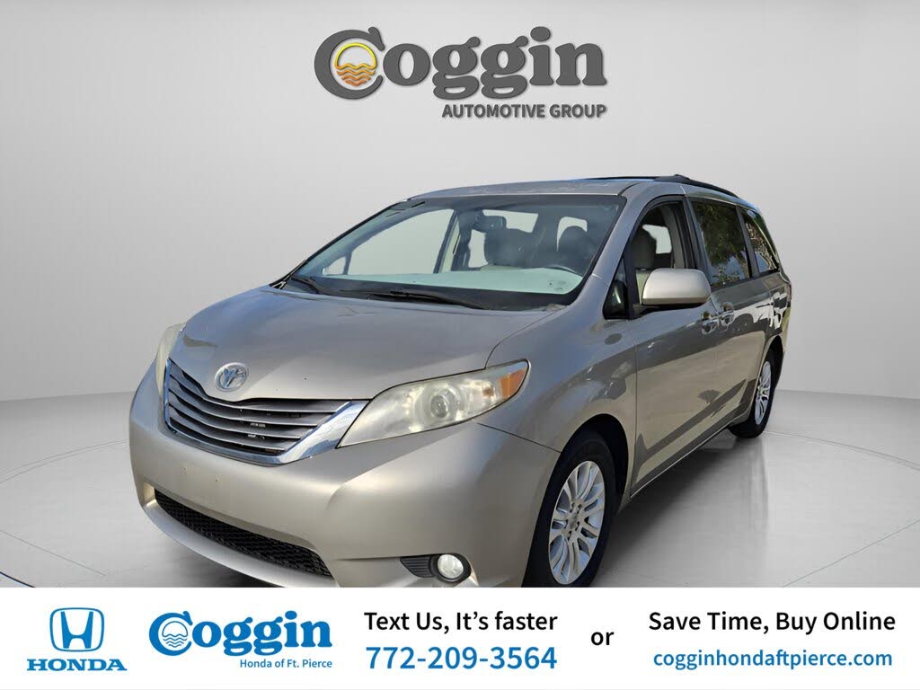 2015 Toyota Sienna XLE 7-Passenger Auto Access Seat