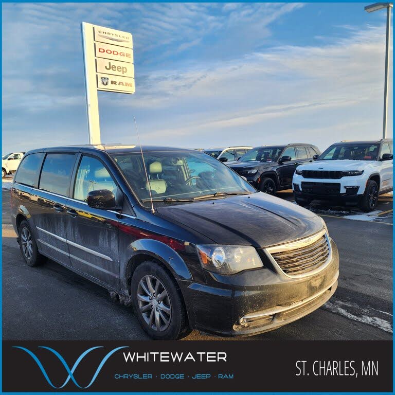 2016 Chrysler Town & Country S FWD