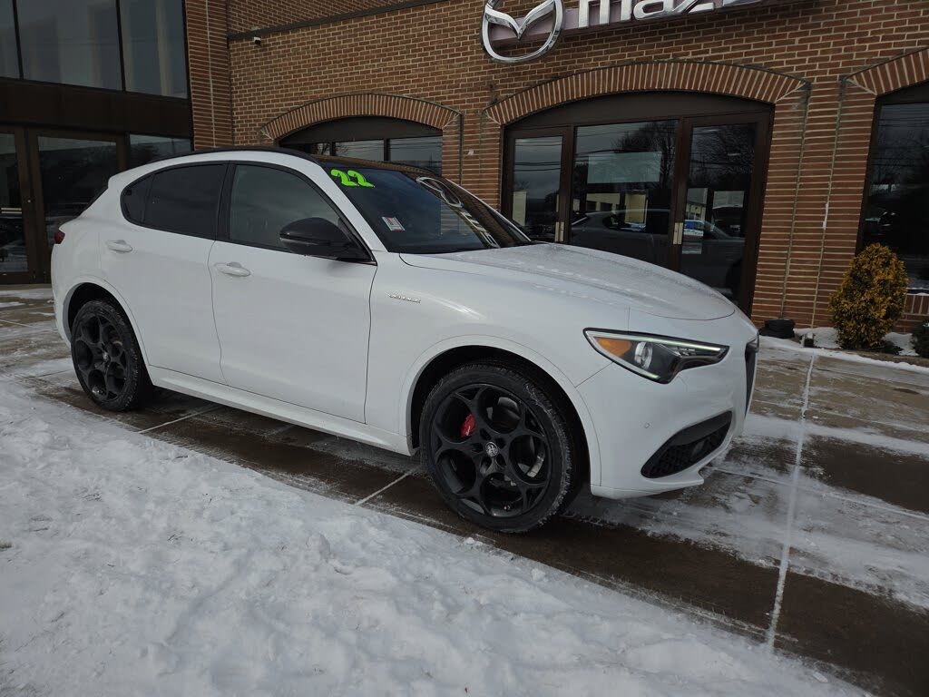 2022 Alfa Romeo Stelvio Veloce AWD