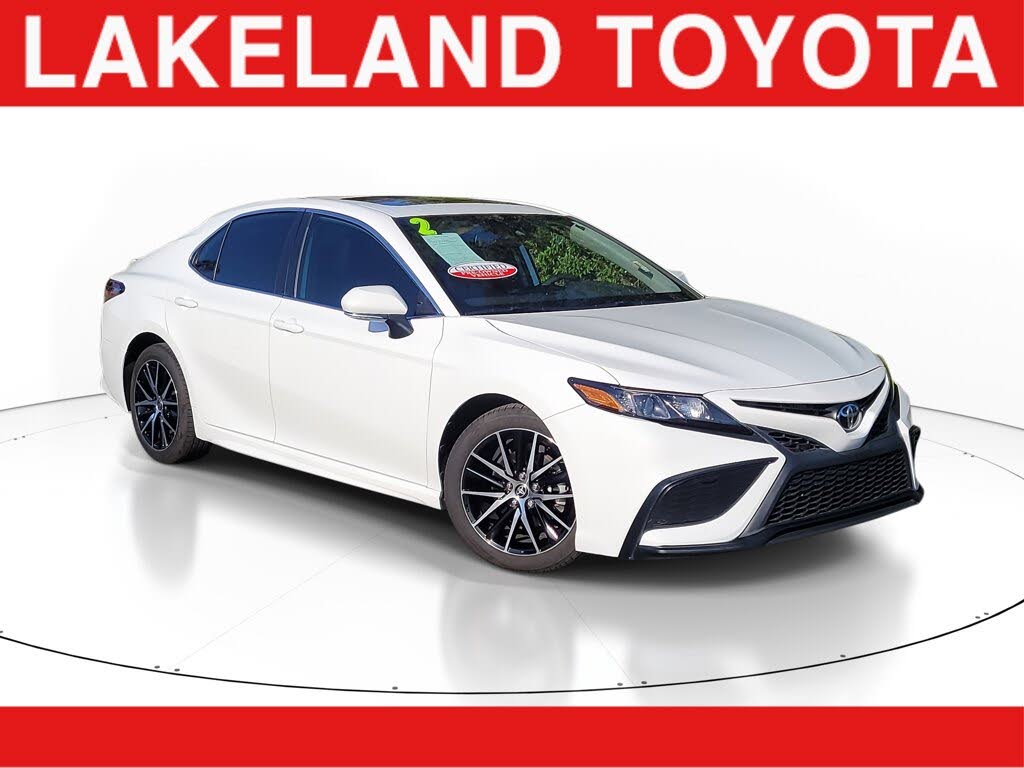 2022 Toyota Camry SE FWD