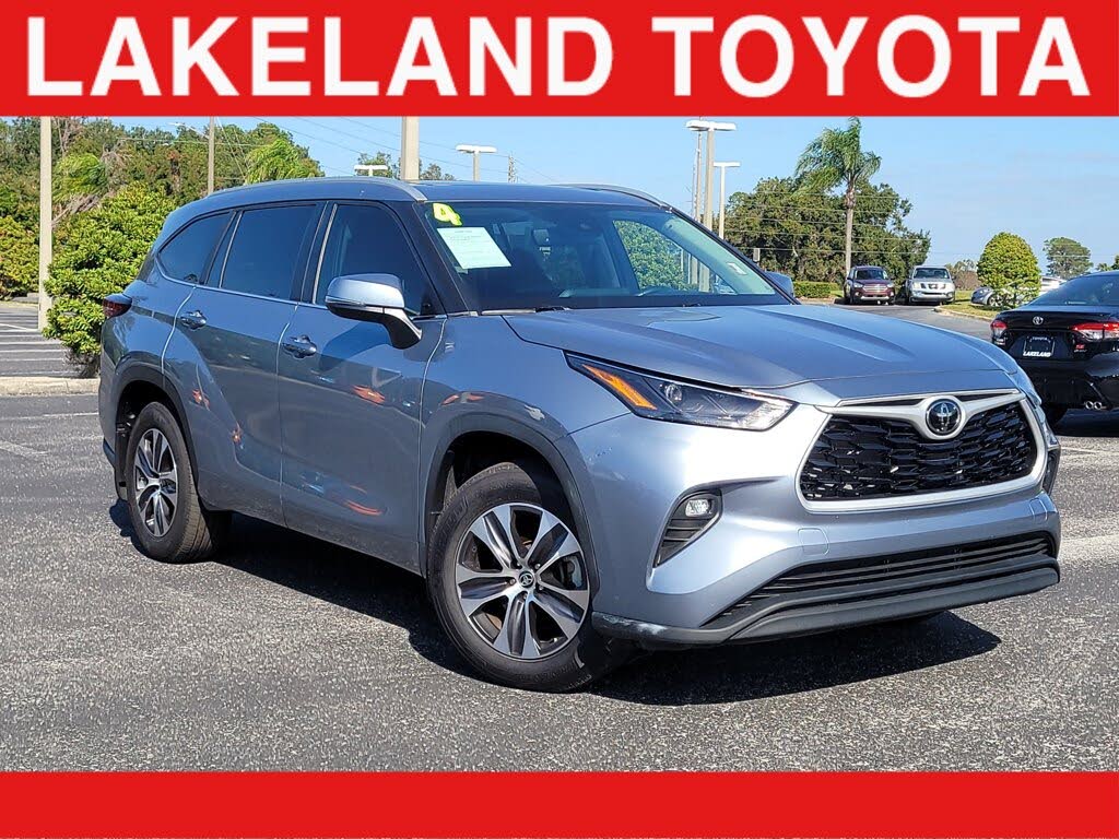 2024 Toyota Highlander XLE FWD