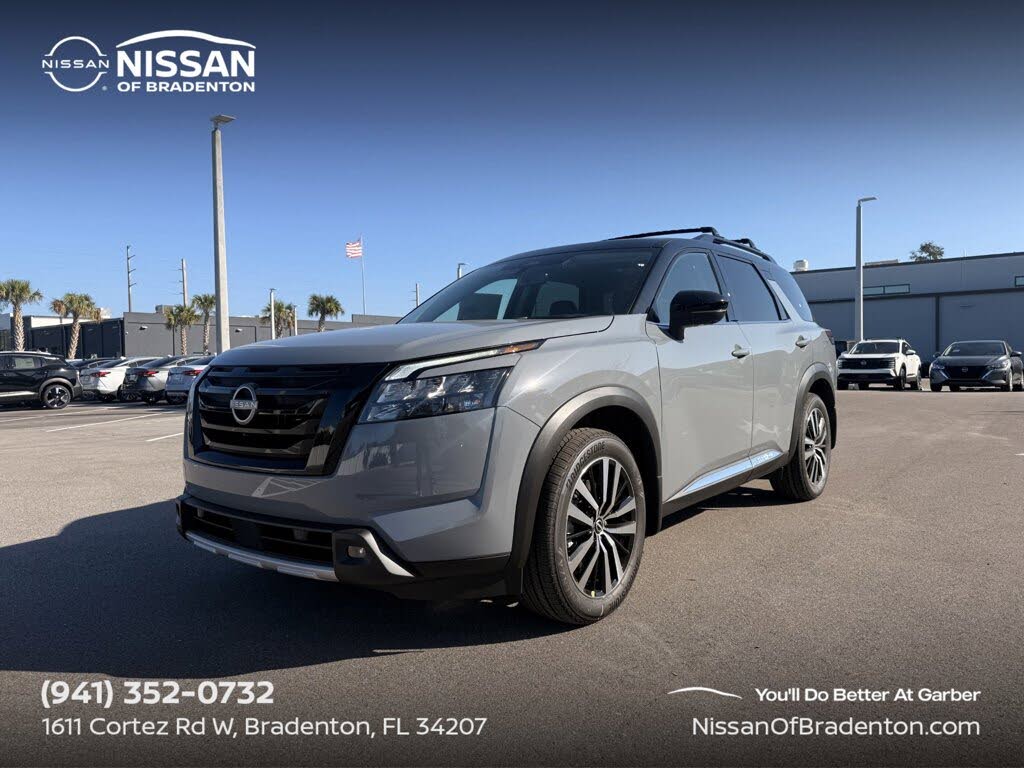 2025 Nissan Pathfinder Platinum FWD