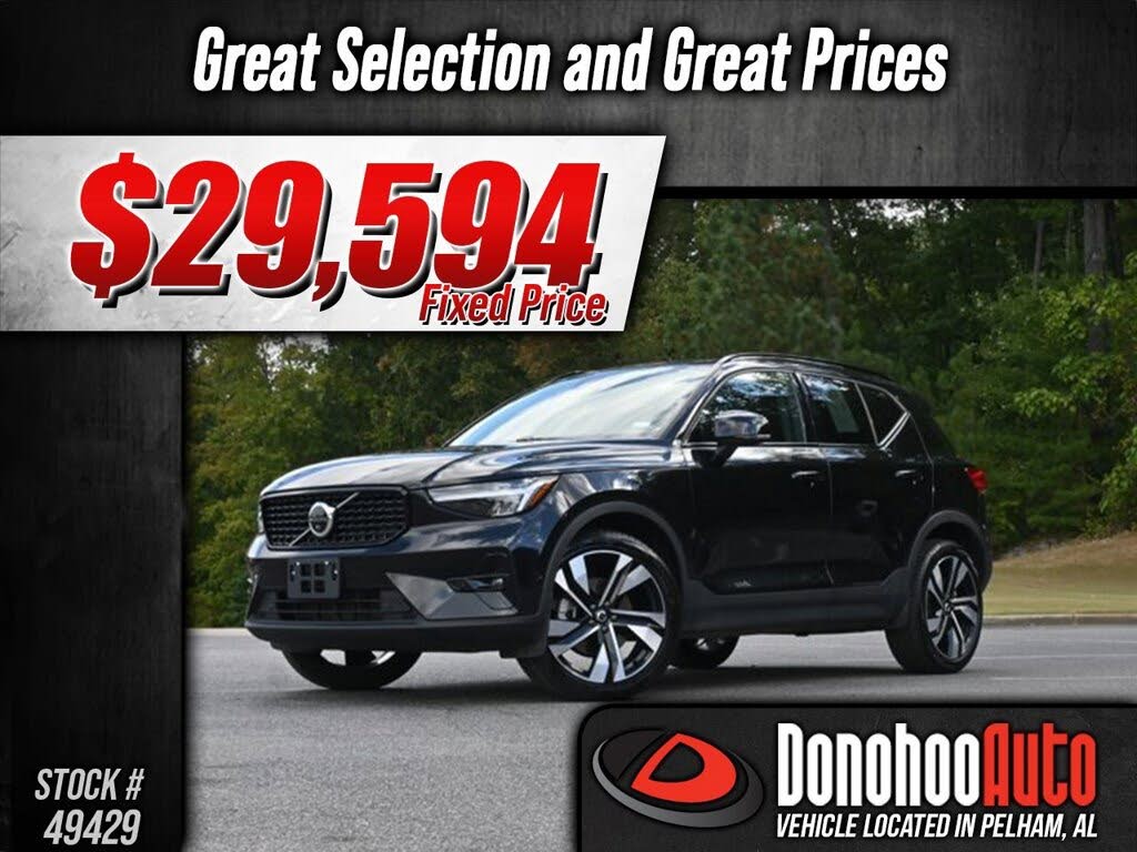 2025 Volvo XC40 B5 Plus Dark Theme AWD