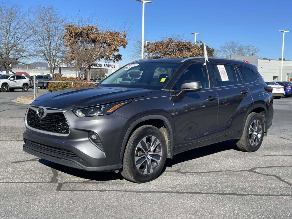 2023 Toyota Highlander XLE AWD
