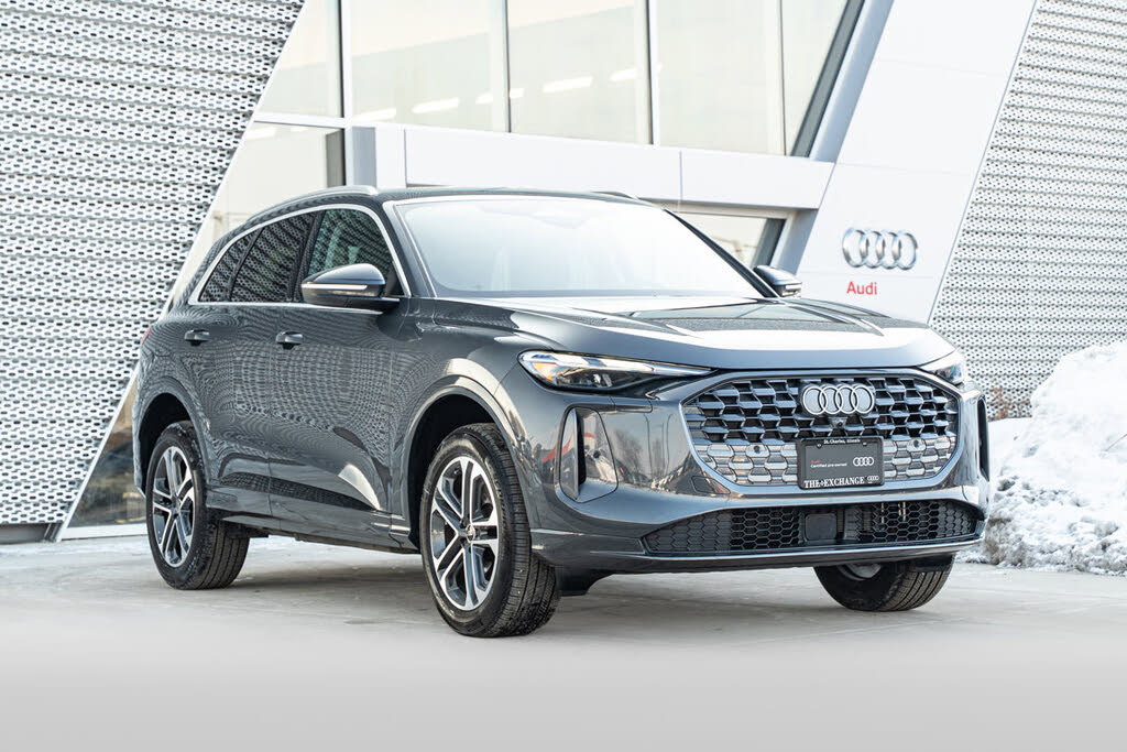 2025 Audi Q5 quattro Premium 40 TFSI