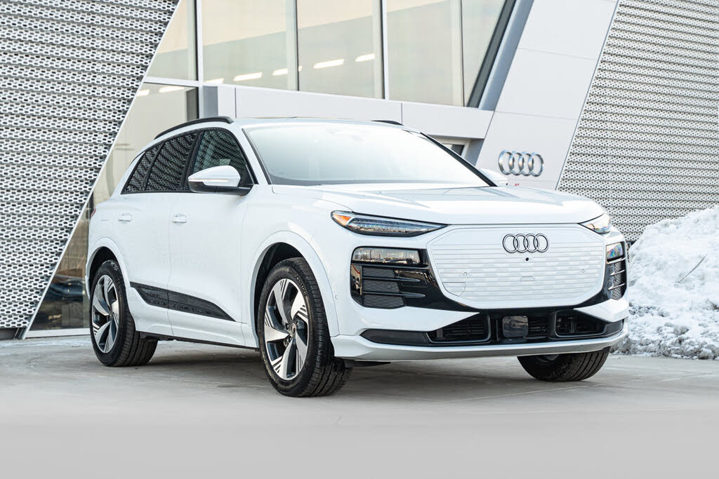 2025 Audi Q6 e-tron quattro Premium Plus