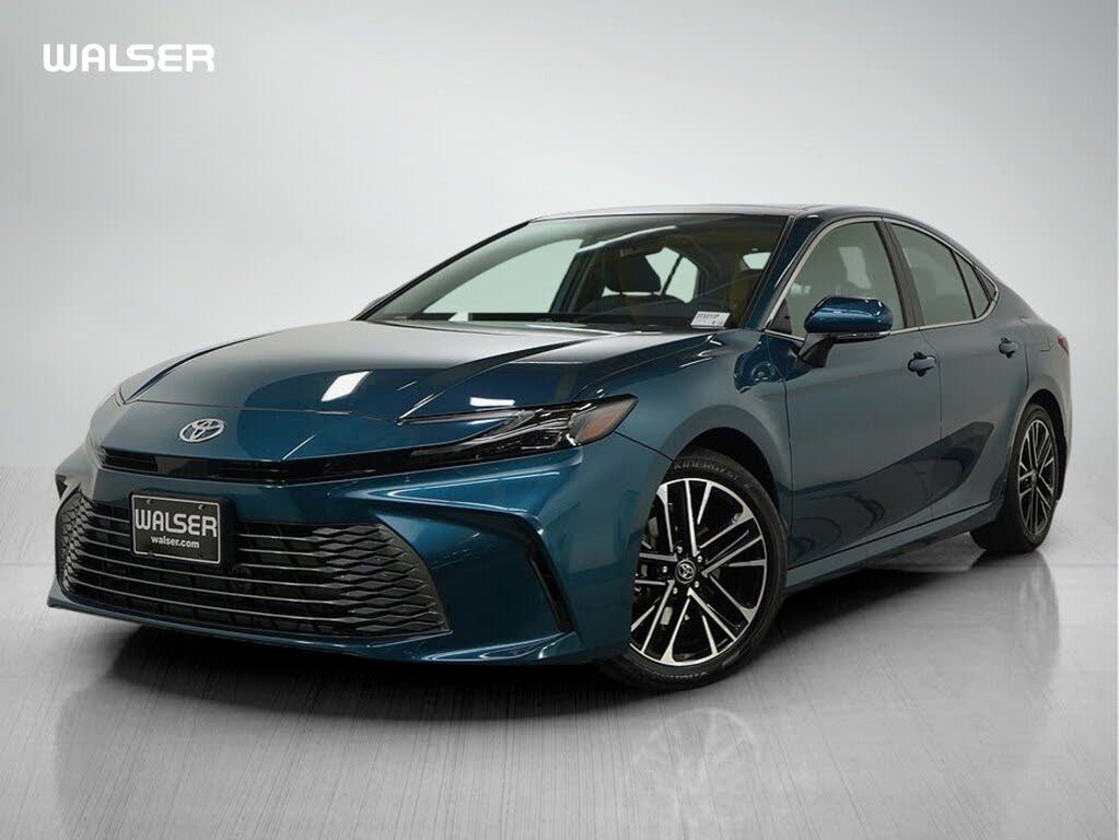2025 Toyota Camry XLE FWD