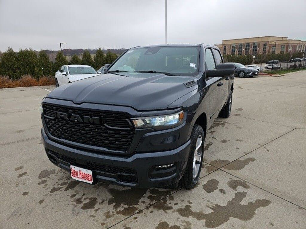 2026 RAM 1500 Express Crew Cab 4WD