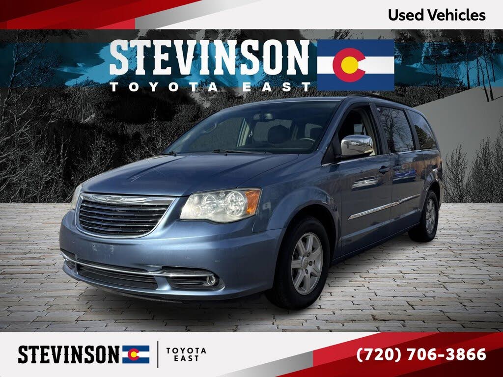 2011 Chrysler Town & Country Touring-L FWD