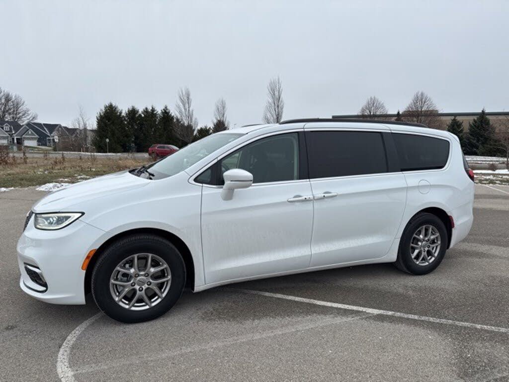2021 Chrysler Pacifica Touring FWD