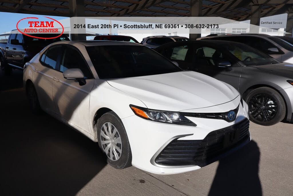 2022 Toyota Camry Hybrid LE FWD