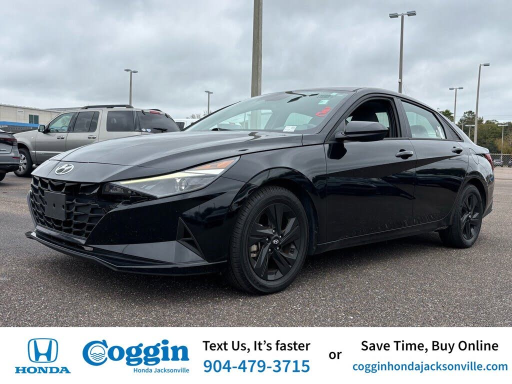 2023 Hyundai Elantra SEL FWD