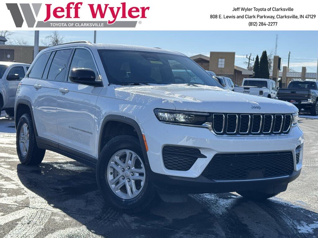 2024 Jeep Grand Cherokee Laredo 4WD