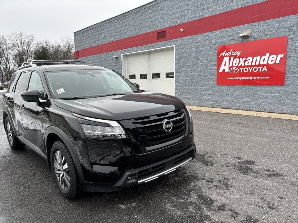 2024 Nissan Pathfinder SL 4WD