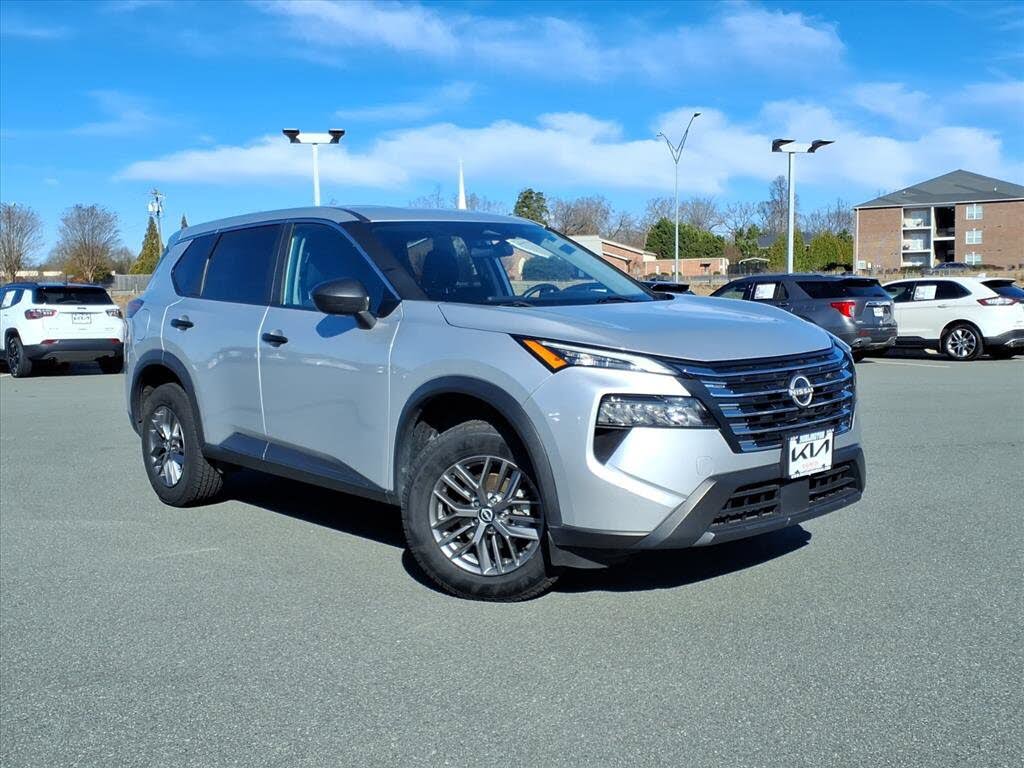 2024 Nissan Rogue S FWD