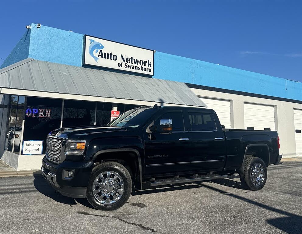 2017 GMC Sierra 2500HD Denali Crew Cab SB 4WD