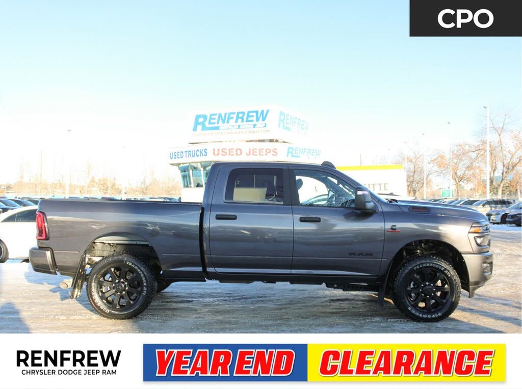 2025 RAM 3500 Big Horn Crew Cab 4WD
