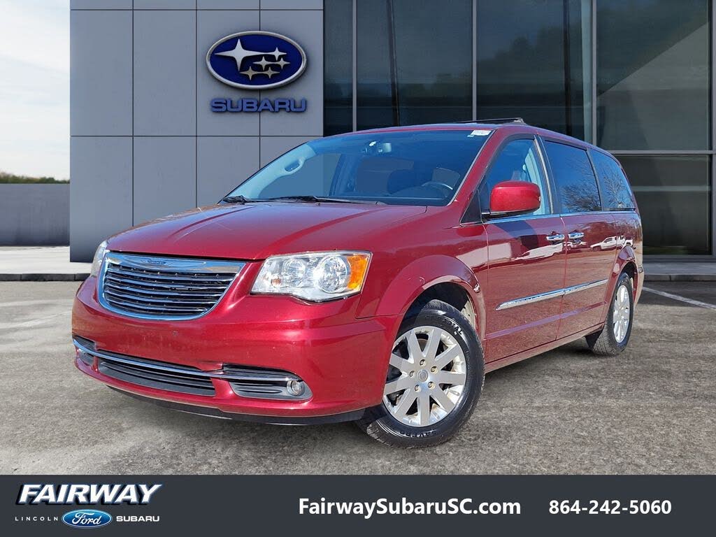 2016 Chrysler Town & Country Touring FWD
