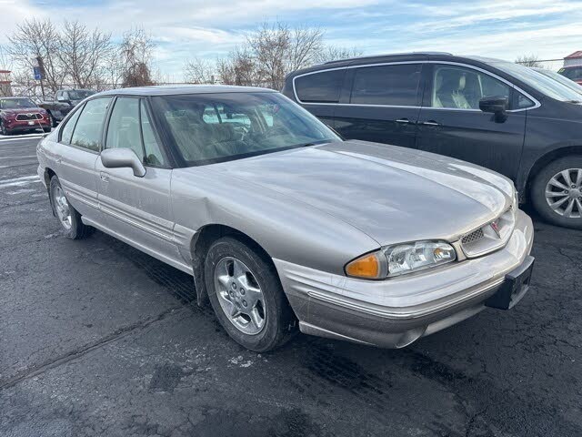1998 Pontiac Bonneville 4 Dr SE Sedan