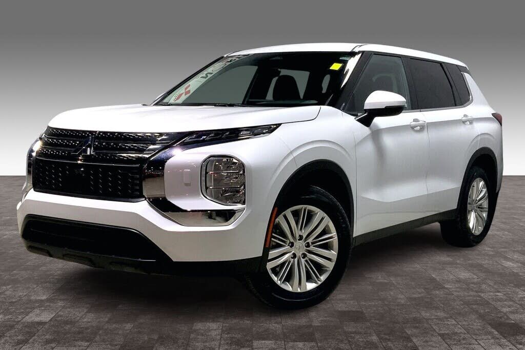 2024 Mitsubishi Outlander ES S-AWC