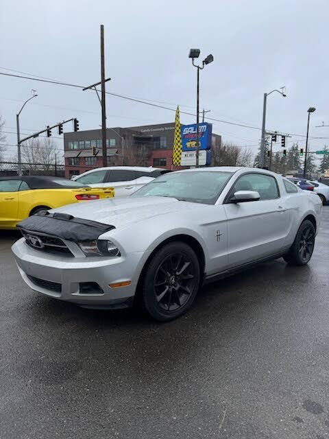 2010 Ford Mustang V6 Premium Coupe RWD