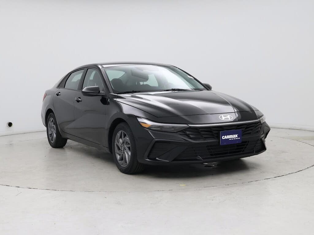 2024 Hyundai Elantra SEL FWD