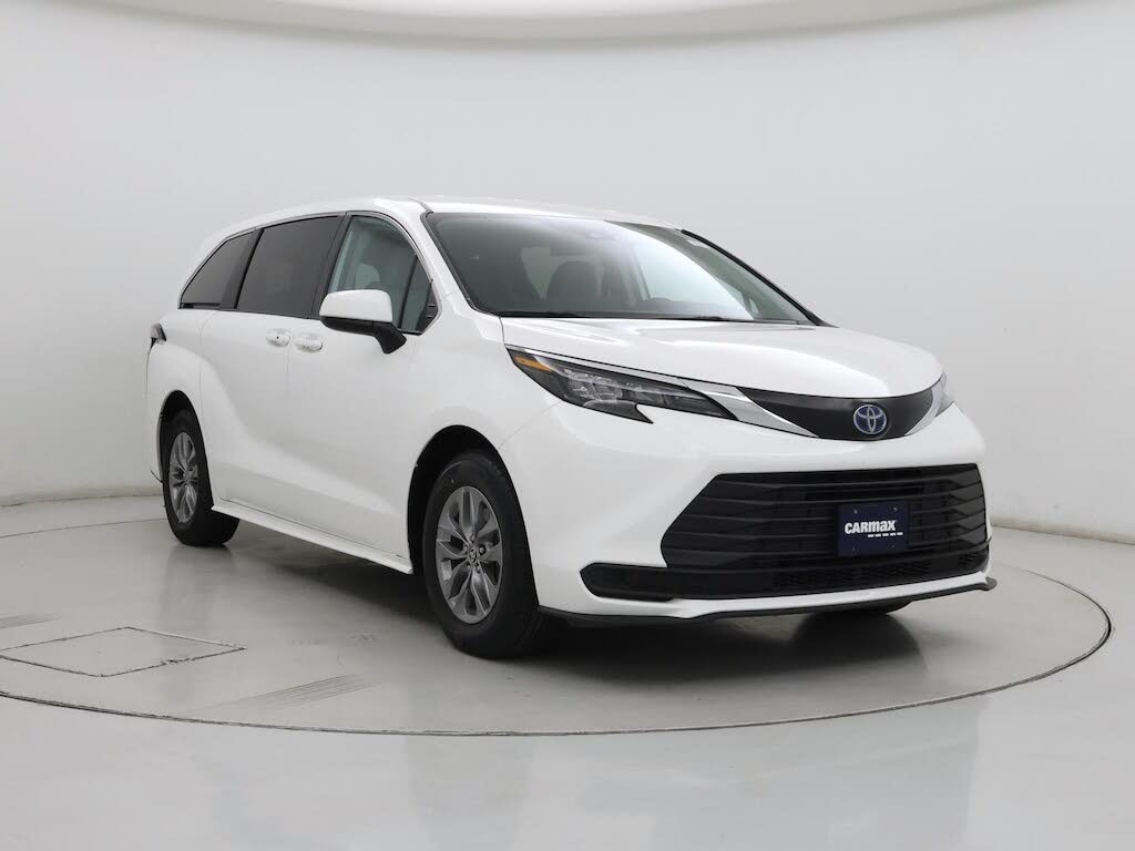 2024 Toyota Sienna LE 8-Passenger FWD