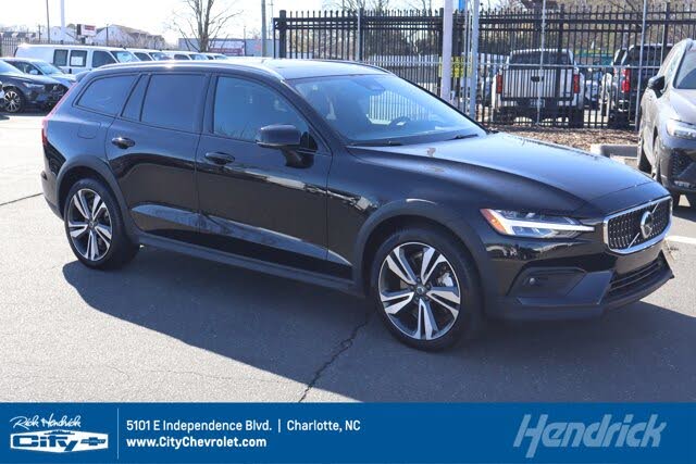 2025 Volvo V60 Cross Country B5 Plus AWD