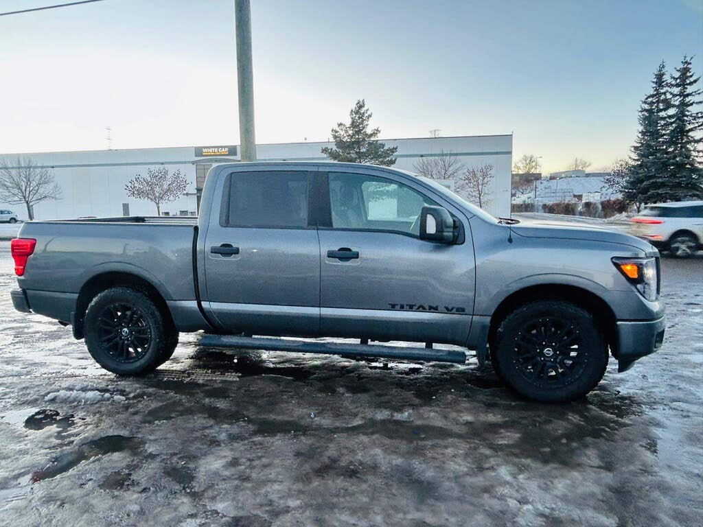 2018 Nissan Titan SV Crew Cab 4WD