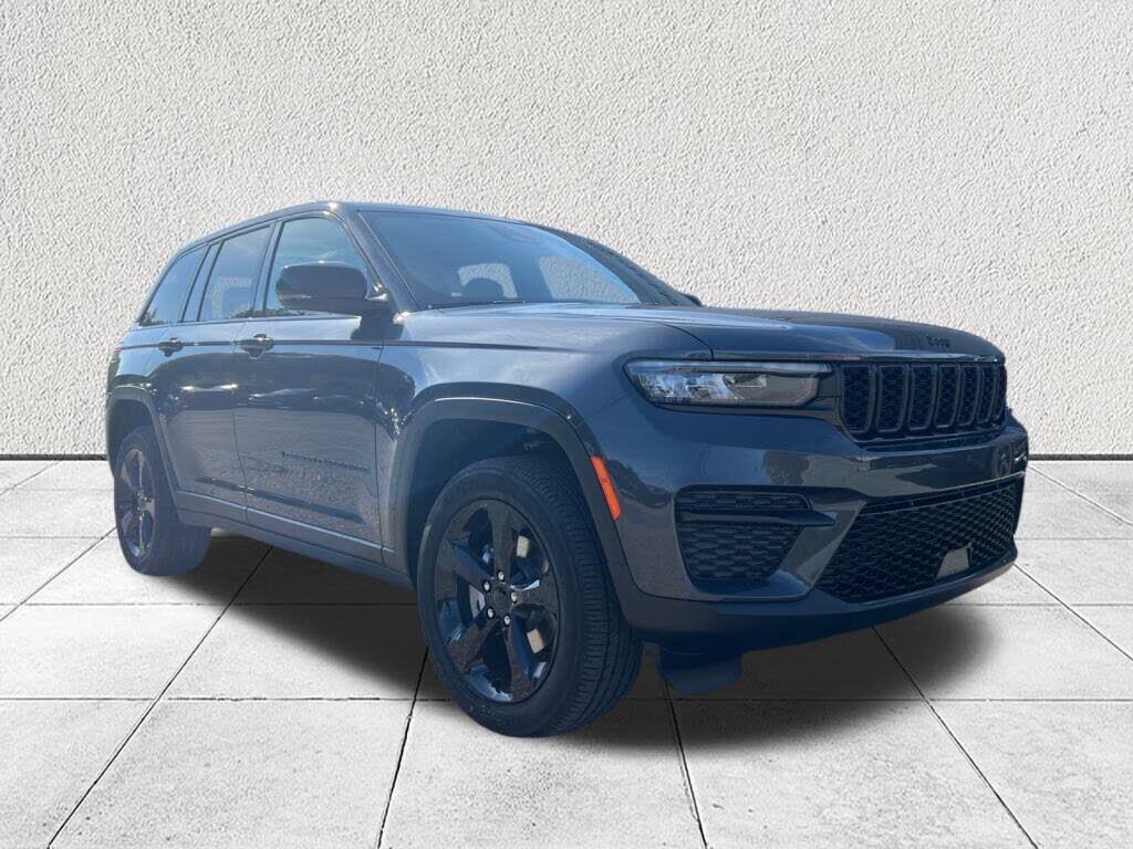 2025 Jeep Grand Cherokee Altitude 4WD