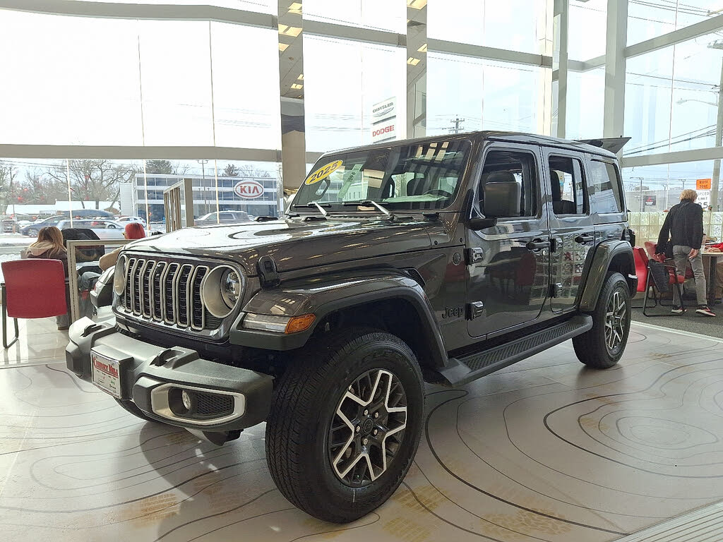 2025 Jeep Wrangler Sahara 4-Door 4WD