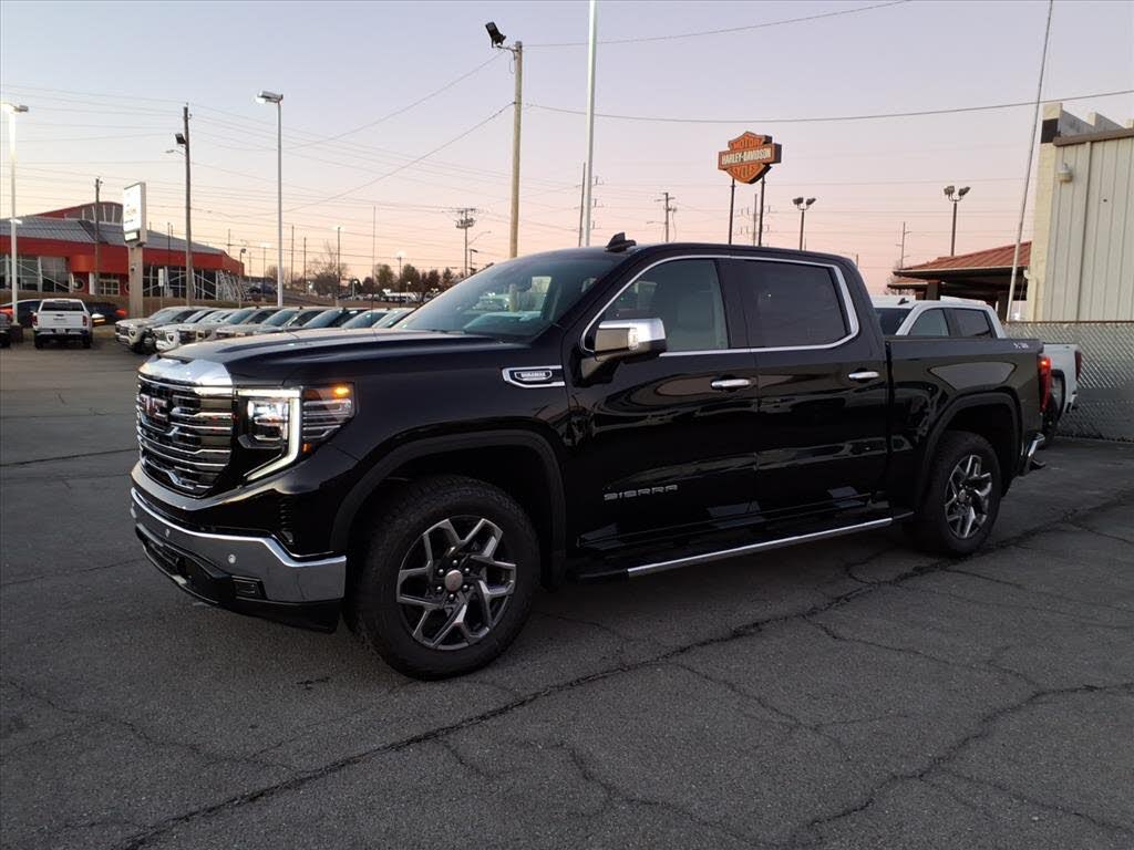 2026 GMC Sierra 1500 SLT Crew Cab 4WD